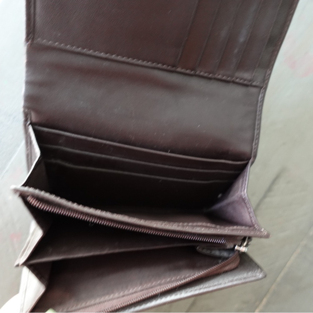 2000s Coach Bifold Wallet - Picture 5 of 9